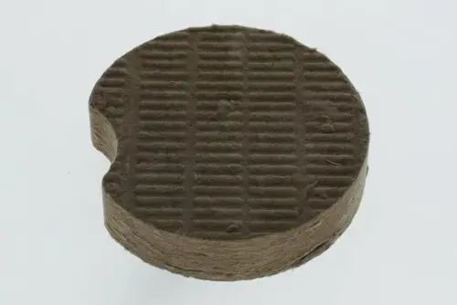 Runde, graue Isoliermatte mit gerillter Oberfläche, hergestellt von Bosch, zur Verwendung in Türen oder ähnlichen Anwendungen.